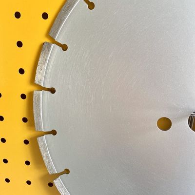Laser Huachang 7 der hohen Qualität Zoll-180×2.4/1.8×10×13T schweißte Granit-konkreten trockenen Ausschnitt Diamond Saw Blade