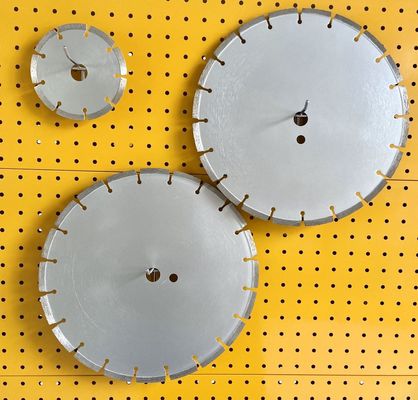 300×3.0/2.0×10×25.4×20T Huachang 12' Laser geschweißtes Granit-konkretes trockenes Ausschnitt-Diamond Saw Blade With Long-Leben